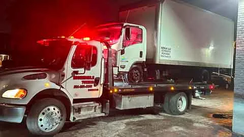 Box Truck Towing Warren MI